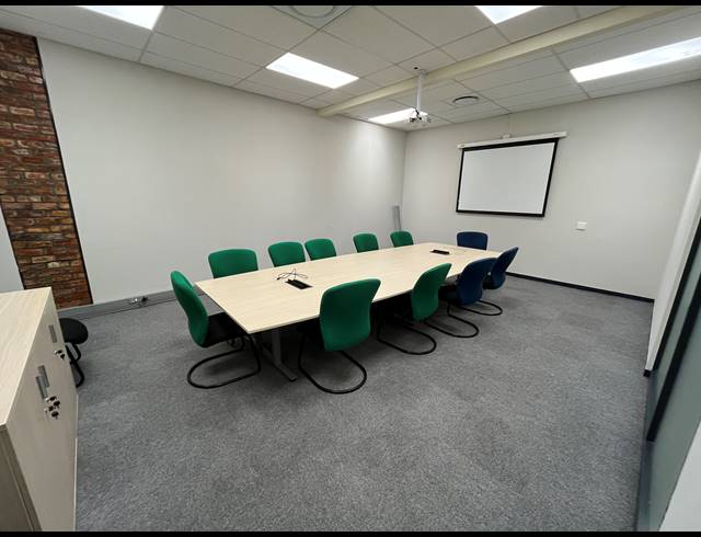 5,141M² OFFICE TO LET IN WOODSTOCK